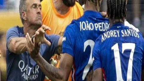 “金字塔主场激战正酣，两场精彩对决一触即发！”